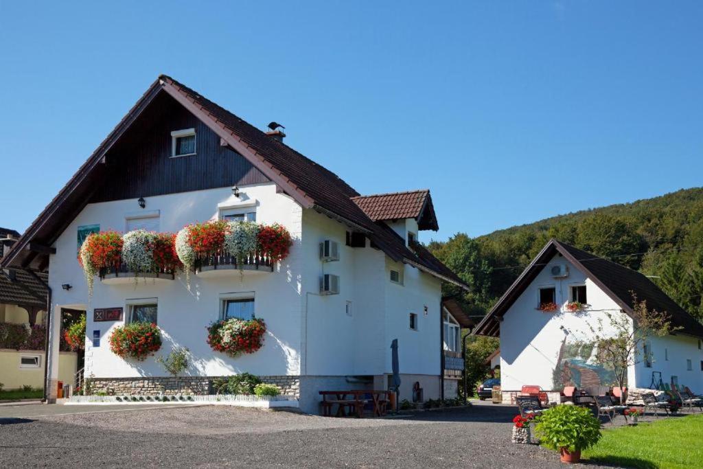 House Pox Hotel Plitvička Jezera Exterior foto